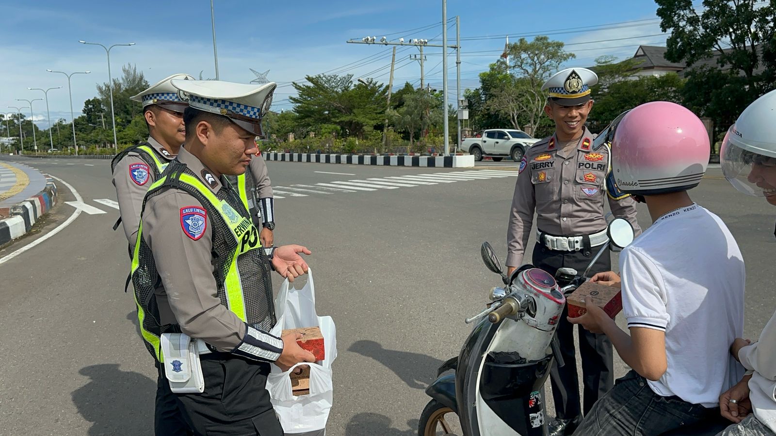 Ajak Personel Berbagi, Kapolres Musi Rawas Cetuskan Program Bagi Takjil di Bulan Ramadhan 