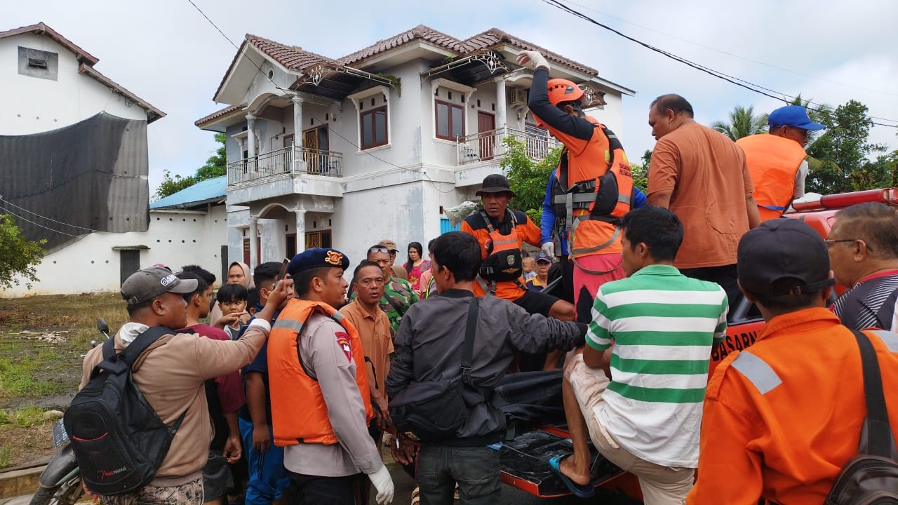 Batalyon B Pelopor dan Tim SAR Gabungan Temukan Korban Terakhir Perahu Terbalik di Sungai Rawas