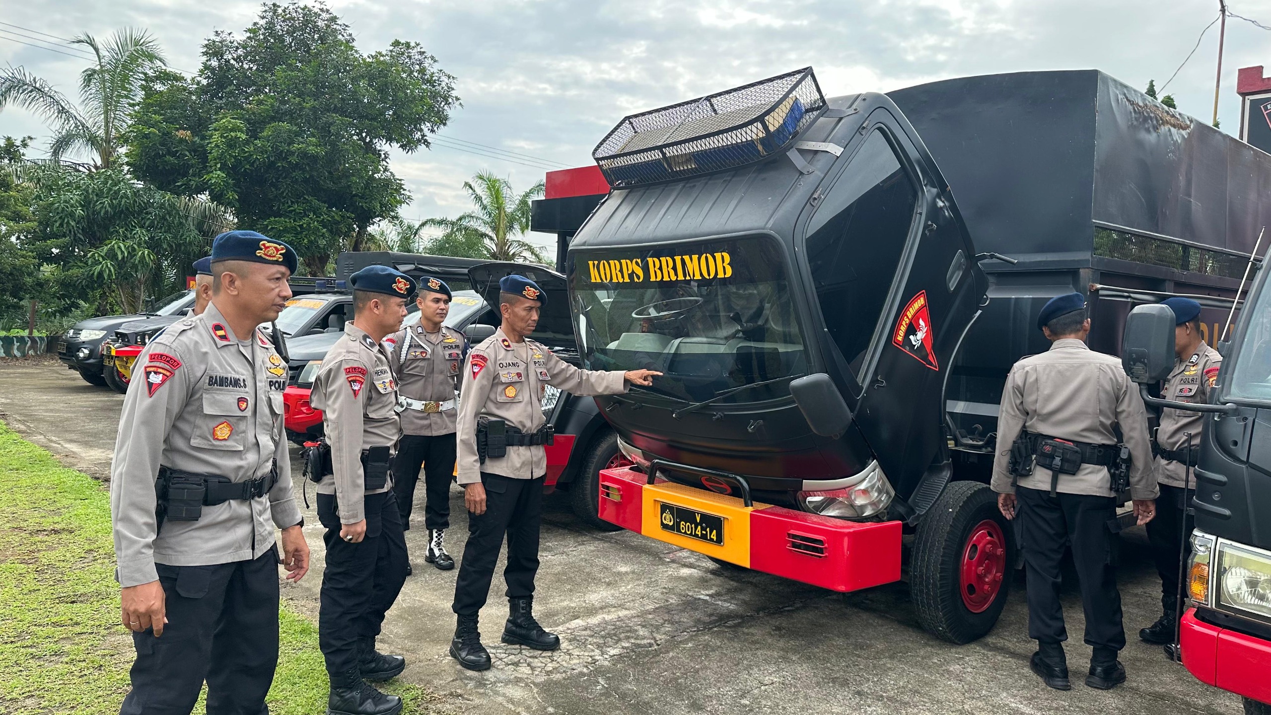 Satbrimob Polda Sumsel Batalyon B Pelopor Gelar Pengecekan Peralatan untuk Pastikan Kesiapan Ops Ketupat Musi 2025**