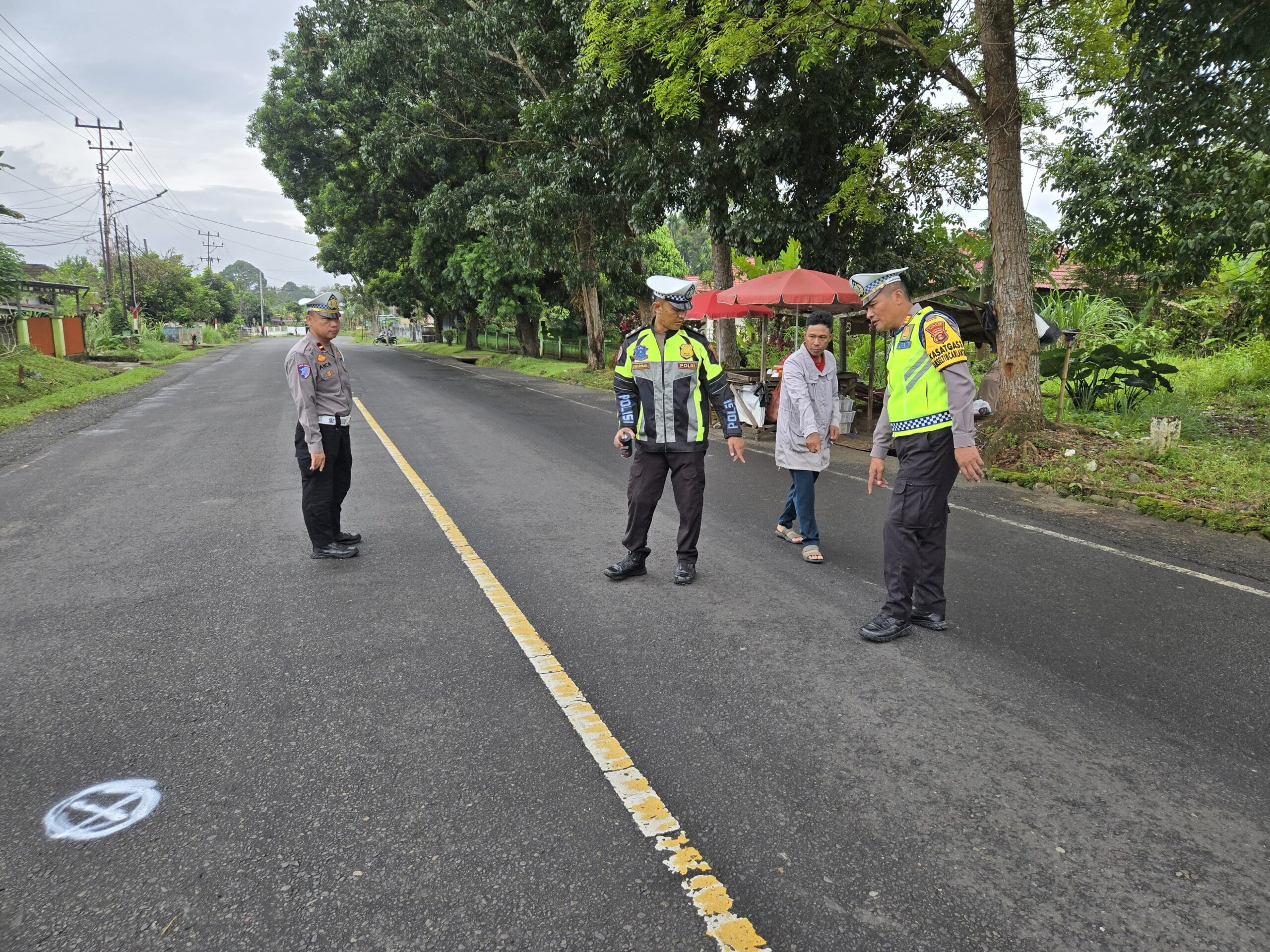 Pindah Jalur Mobil Tabrak Motor, IRT Tewas di Tempat.