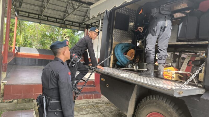Satbrimob Polda Sumsel Batalyon B Pelopor Hadapi Puncak Arus Mudik Pasca Lebaran dan Bencana Alam dengan Posko Siaga SAR