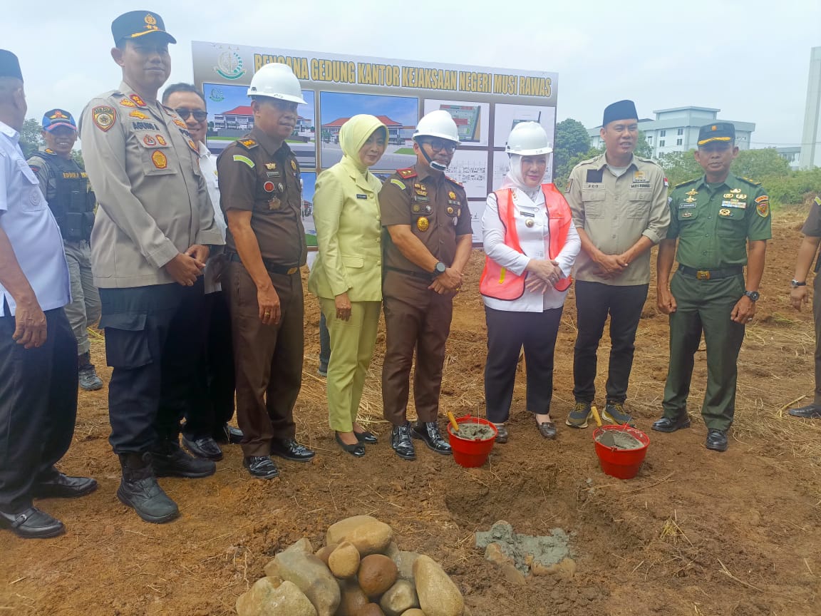 Kepala Kejaksaan Tinggi (Kejati) Sumsel Dr Yulianto.Meresmikan Peletakan Batu Pertama. Untuk Pembangunan Kantor Kejaksaan Musi Rawas