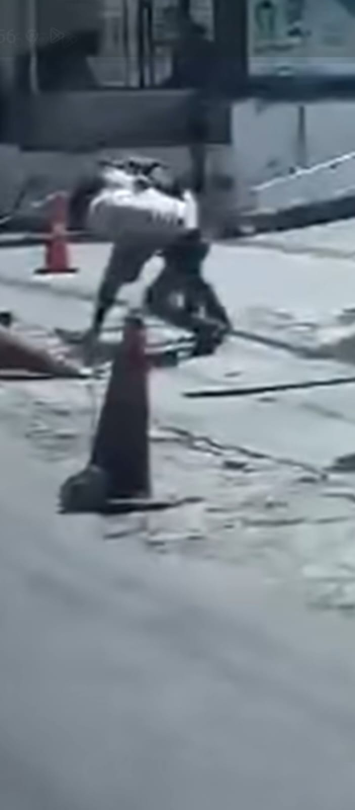 Duel Maut Terjadi Di Depan Lippo Plaza. Antara Davit Dan Yan.