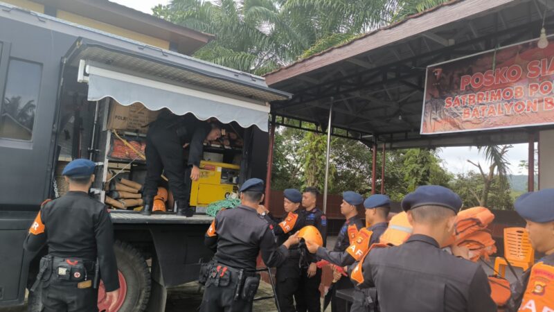 Tim SAR Batalyon B Pelopor Siaga Penuh Hadapi Potensi Bencana Meski di Hari Libur**  