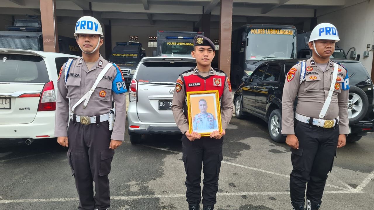 Salah Satu Polisi Di Polres Lubuk Linggau.Diberhentikan Dengan Tidak Hormat. 
