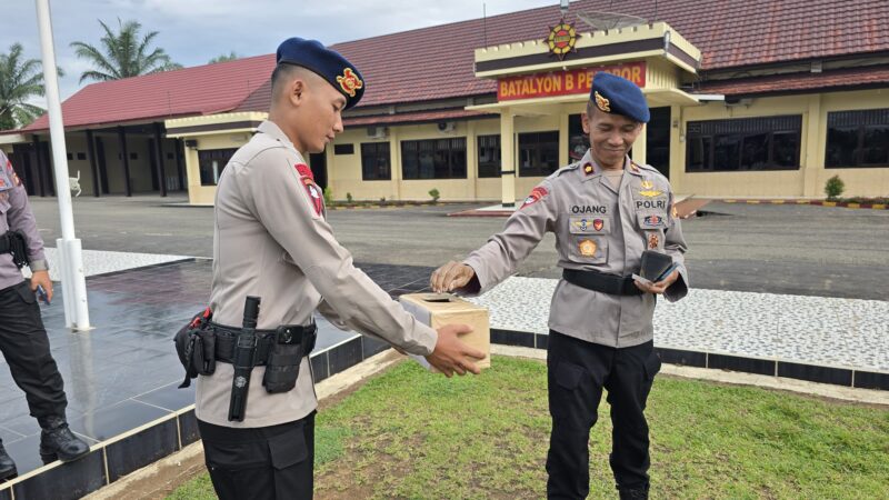 Batalyon B Pelopor Berbagi Berkah dan Kebersamaan Melalui Program Kamis Sedekah