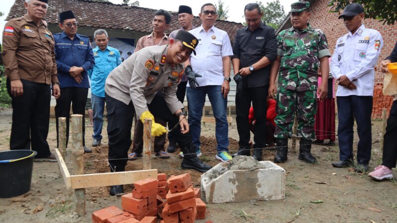 Giliran Rumah Warga Purwodadi dan Megang Sakti di Bedah Kapolres Musi Rawas, Telah Lima Unit Rumah Warga Dibedah