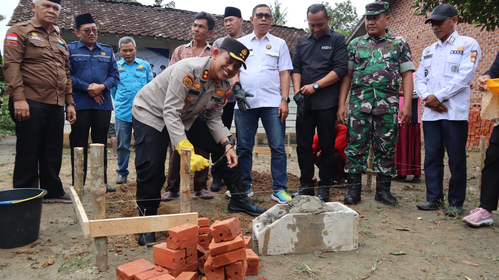 Giliran Rumah Warga Purwodadi dan Megang Sakti di Bedah Kapolres Musi Rawas, Telah Lima Unit Rumah Warga Dibedah