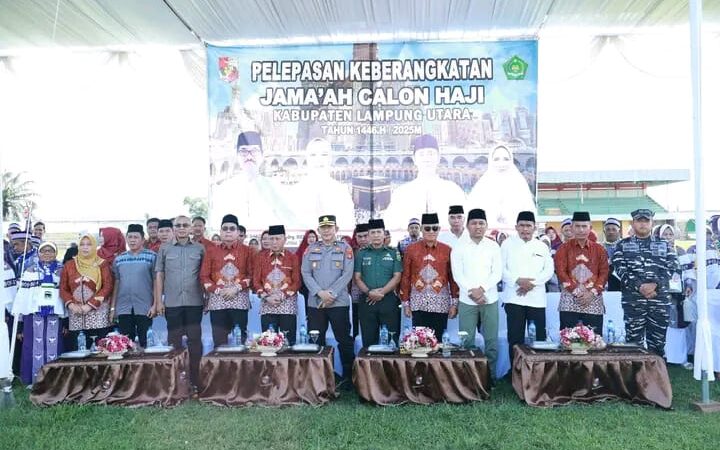 PEMERINTAH KABUPATEN LAMPUNG UTARA LEPAS KEBERANGKATAN JEMAAH HAJI SEBANYAK 47 ORANG, KLOTER 2 TAHUN 2025