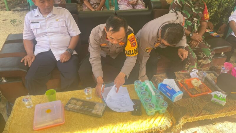 Kades Ciptodadi 1 Serahkan Kecepek ke Waka Polres Musi Rawas