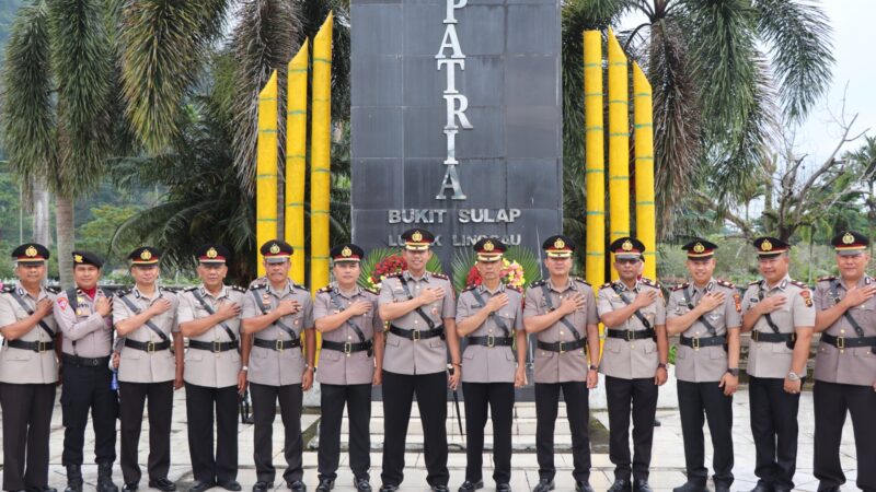 Bentuk Penghormatan Jasa Pahlawan, Polres Musi Rawas Gelar Upacara Ziarah Makam Pahlawan di Hari Bhayangkara ke-79