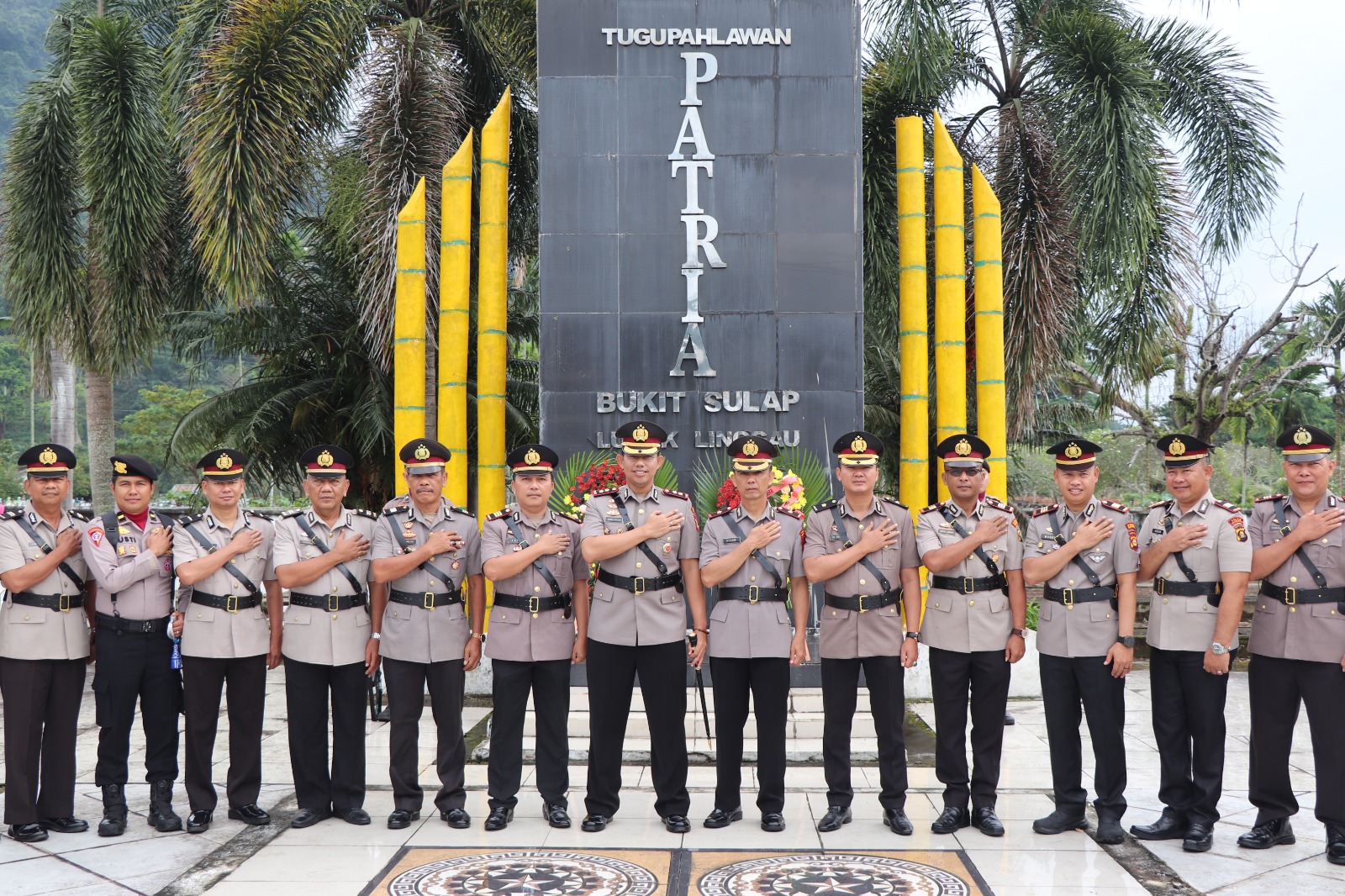 Bentuk Penghormatan Jasa Pahlawan, Polres Musi Rawas Gelar Upacara Ziarah Makam Pahlawan di Hari Bhayangkara ke-79