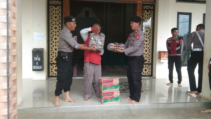 Tebar Kebaikan, Polres Musi Rawas Gelar Bakti Religi Bersih Masjid di Hari Bhayangkara ke-79 dan 1 Muharam 1447 Hijriah