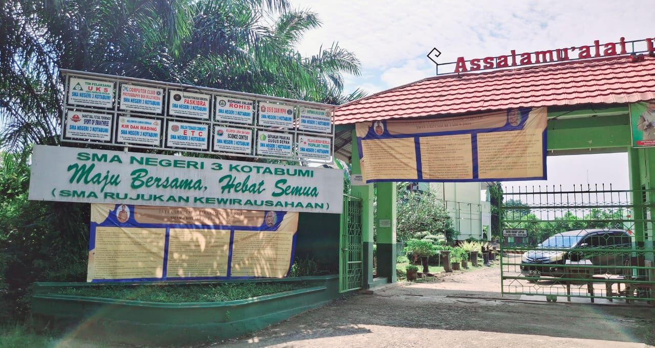 Masyarakat Lampung Utara Minta Pemerintah Provinsi Untuk Menambahan Kuota Di SMA Negeri 3 Kota Bumi Agar Anak Bisa Sekolah Dan Tak Putus Sekolah.