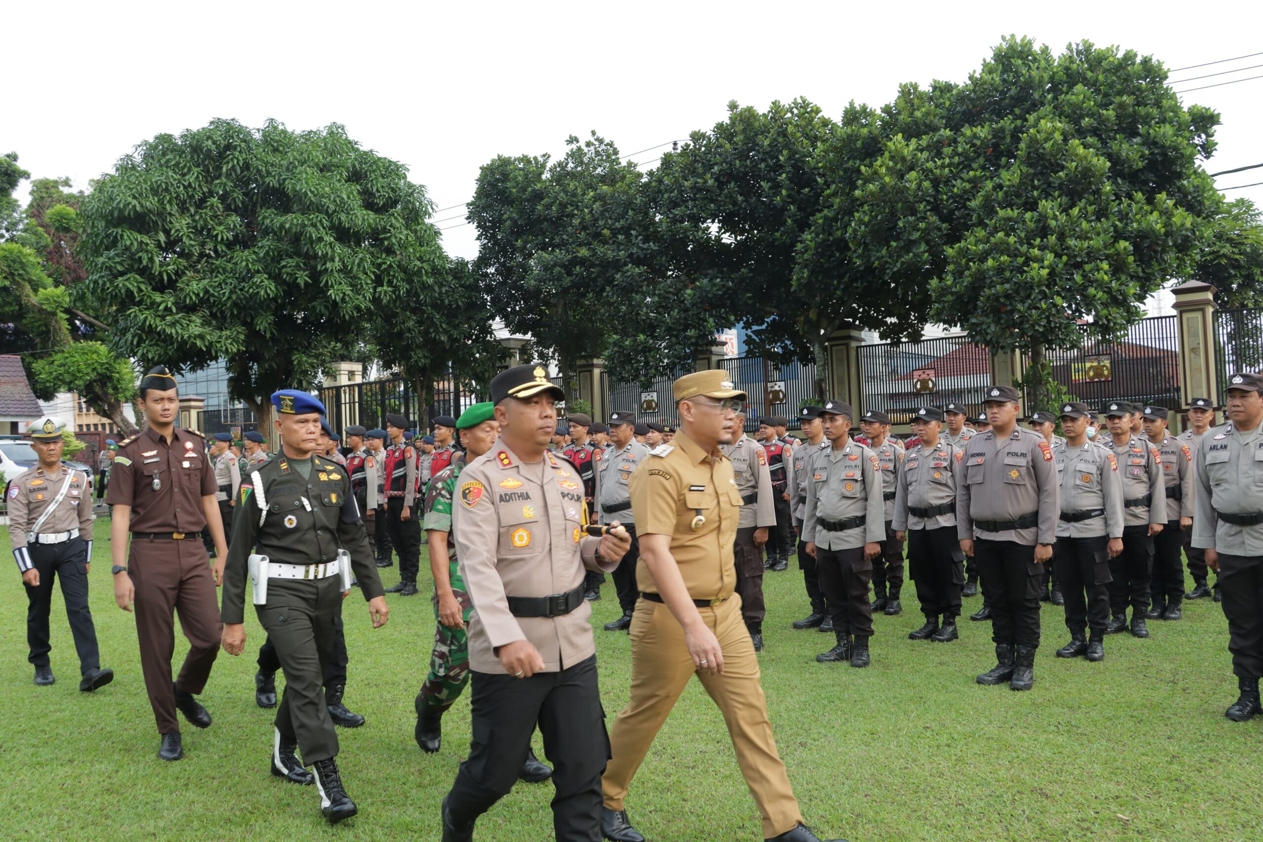 Walikota Lubuklinggau H.Racmat Hidayat Hadiri Apel Gelar Pasukan ” Patuh Musi 2025″