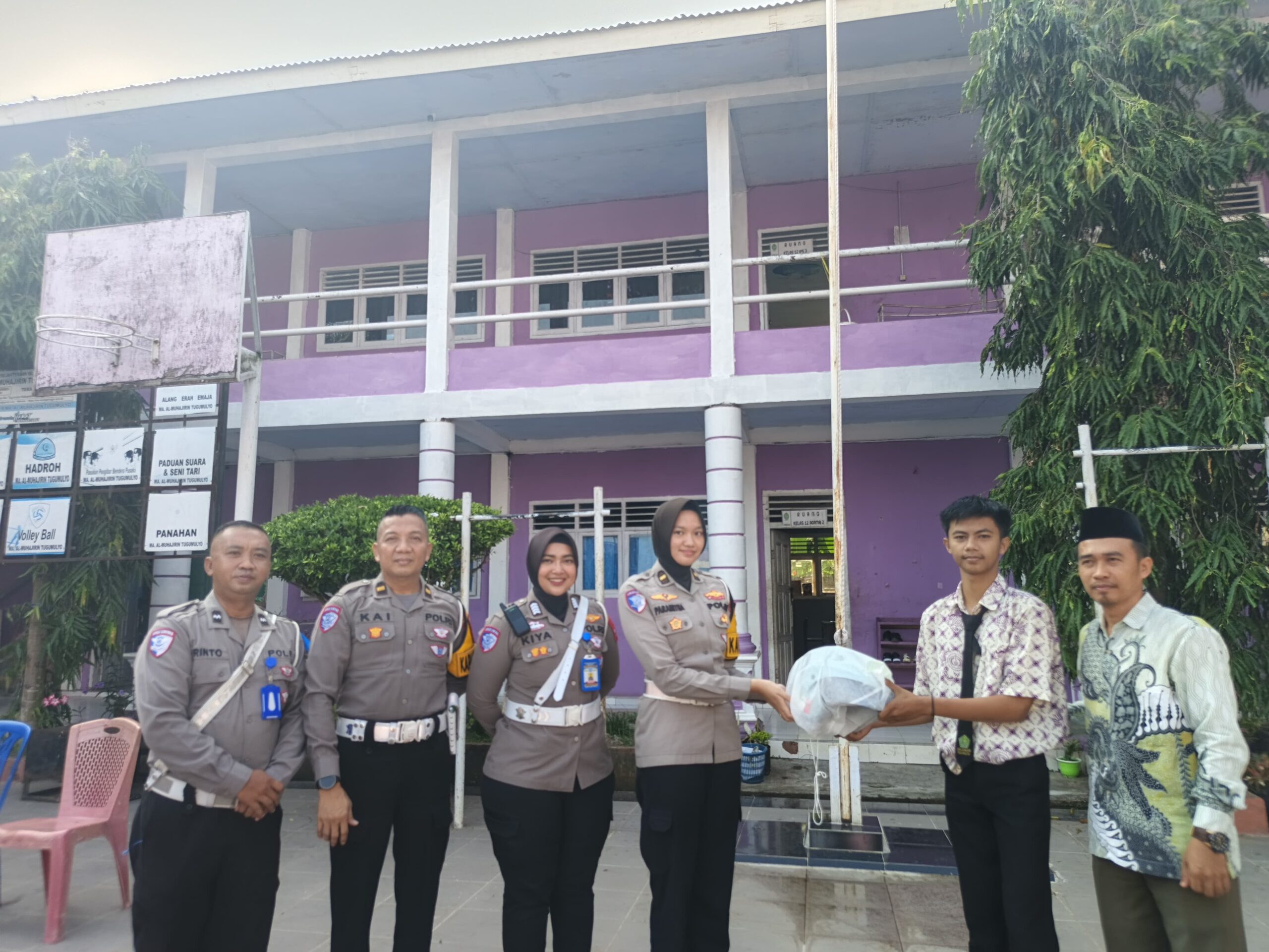 Sambut Hari Anak Nasional, Satlantas Polres Musi Rawas Gelar “Polantas Menyapa” Pelajar MA AL-Muhajirin Tugumulyo
