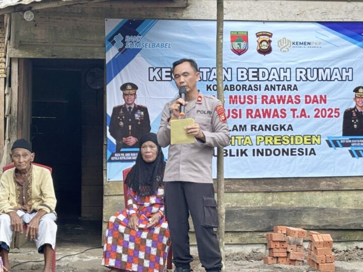Sentuhan Kemanusiaan, Polres Musi Rawas Bersama Pemda Bedah Rumah Warga Desa Batu Bandung 