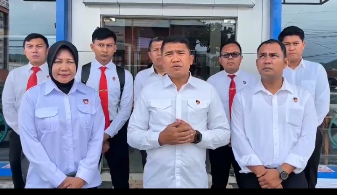 Arogansi Satpol PP Kota Gorontalo Melakukan Pemukulan dan Penyetruman Terhadap Anggota Polda Gorontalo Bagian Leher dan Punggung menggunakan Taseer Gun