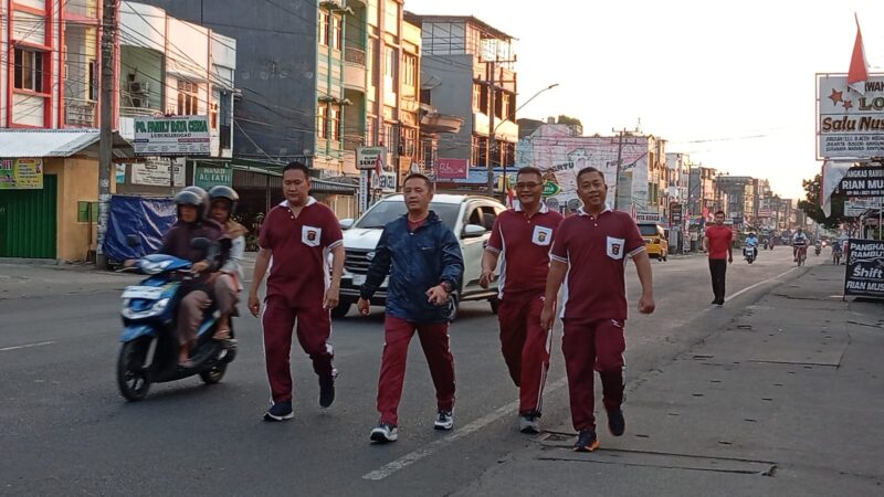 Kemeriahan Car Free Day, Kapolres Lubuklinggau Bersama Jajaran Berjalan Kaki Berbaur dengan Masyarakat