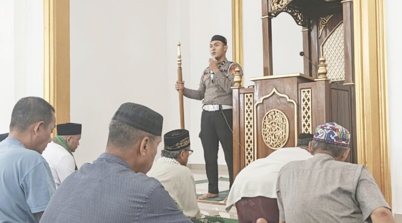 Satlantas Polres Musi Rawas Hadirkan Terobosan “Polantas Menyapa”, Personel Jadi Bilal Salat Jumat