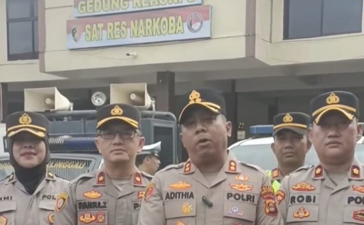 Polres Lubuk Linggau Melalui WhatsApp Group RT/ RW , Bagikan Panduan Keselamatan Nataru