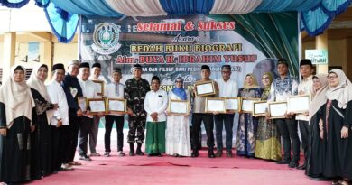 Bedah Buku Biografi Filsuf Pesisir Pantai, Bupati Labuhanbatu: Ilmu dan Akhlak Harus Berjalan Beriringan