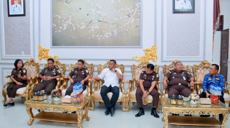 Bupati Labuhanbatu Sambut Kepala Kejaksaan Negeri Labuhanbatu di Rumah Dinas