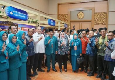 Peringatan Hari Kesatuan Gerak (HKG) PKK ke-54 di Palembang Bupati Musi Rawas Bersama Ketua Tim Penggerak (TP) PKK H Riza Novianto Gustam Hadir