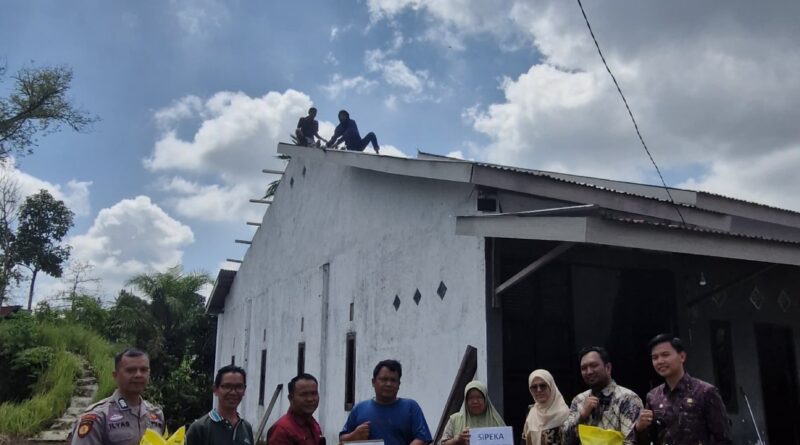 BENTUK SALING PEDULI,SINERGI TIGA PILAR RINGANKAN BEBAN WARGA YANG KENA MUSIBAH BENCANA ALAM PUTING BELIUNG