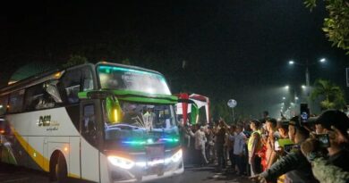 Sekda Kabupaten Musi Rawas, H. Ali Sadikin, Melepas Keberangkatan 103 Jamaah Calon Haji (CJH) asal Kabupaten Musi Rawas