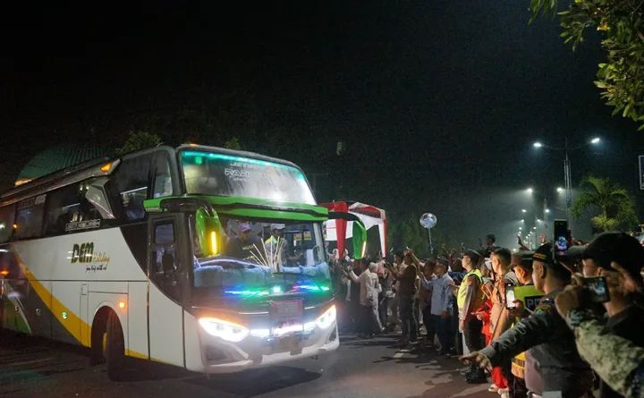 Sekda Kabupaten Musi Rawas, H. Ali Sadikin, Melepas Keberangkatan 103 Jamaah Calon Haji (CJH) asal Kabupaten Musi Rawas
