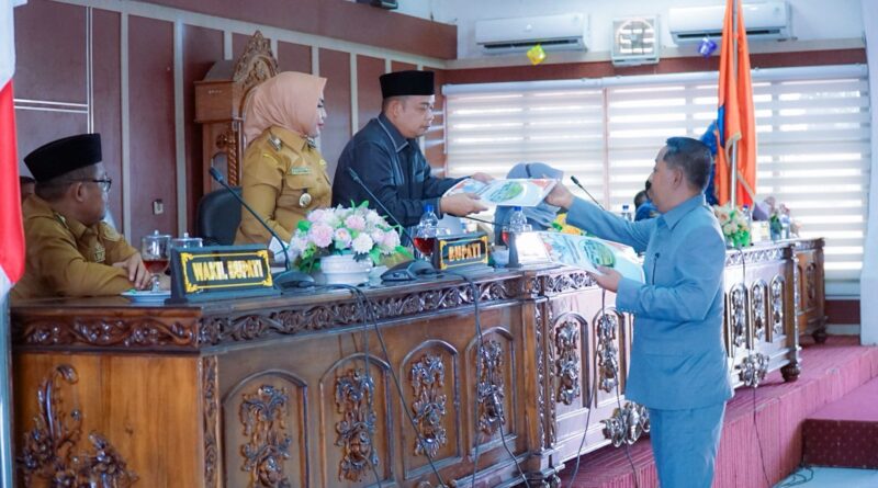 Bupati Labuhanbatu Terima Laporan Rekomendasi Dari DPRD Terhadap LKPJ TA.2025