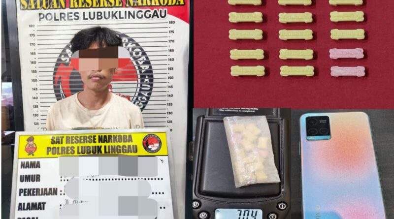 Arah Pelaku Sempat Buang BB Diatap Rumah Warga Akhirnya Berhasil di Tangkap Polisi Amankan 15 Butir Ekstasi