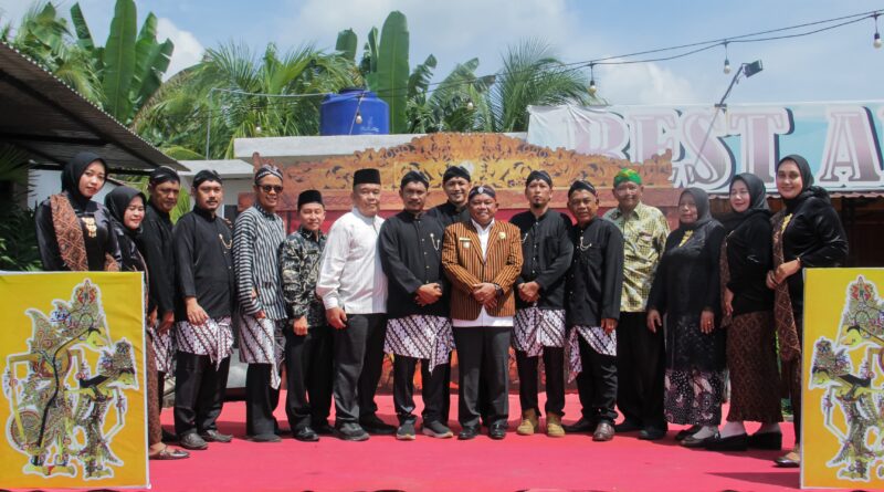 Semarak 1 Suro 1960 Jawa di Kampung Baru, Wabup Labuhanbatu Apresiasi Pelestarian Budaya Leluhur