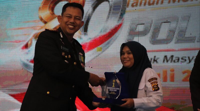 ISMANIAR, S.Kom., Phl Bag SDM* dinobatkan sebagai Anggota Terfavorit di Polres Musi Rawas.