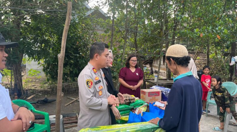 Wujud Nyata POLRI Presisi: Sentuhan Kasih Kapolda Sumsel Ringankan Beban Korban Kebakaran di Musi Rawas