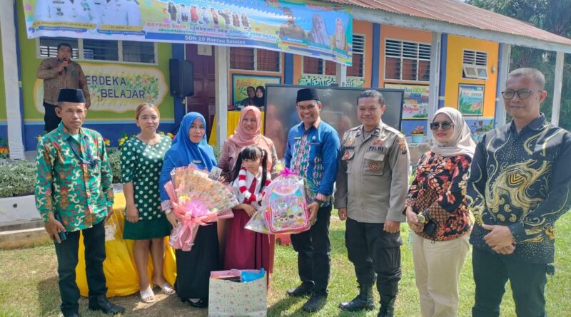 Kepala Dinas Pendidikan Labuhanbatu Hadiri Peringatan Hari Anak Nasional ke-42, Apresiasi Siswi Berprestasi Tingkat Internasional