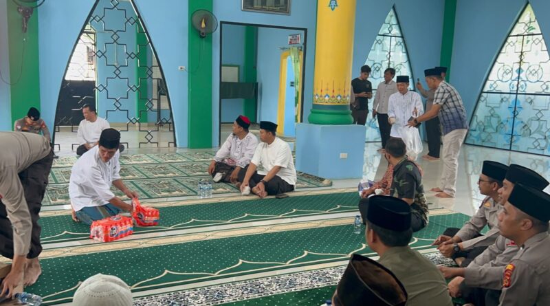 Kapolres Musi Rawas Pererat “Sabuk Kamtibmas” Lewat Safari Jumat dan Silaturahmi di Desa Muara Beliti Baru