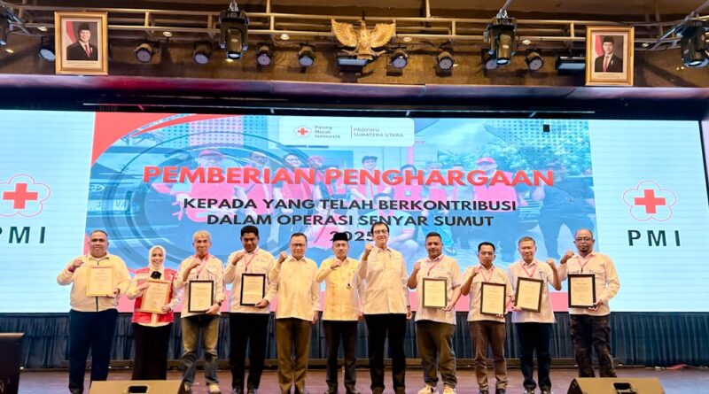 Hadiri Musprov XII PMI Sumut, Bupati Labuhanbatu Raih Penghargaan Atas Kontribusi Penanganan Bencana
