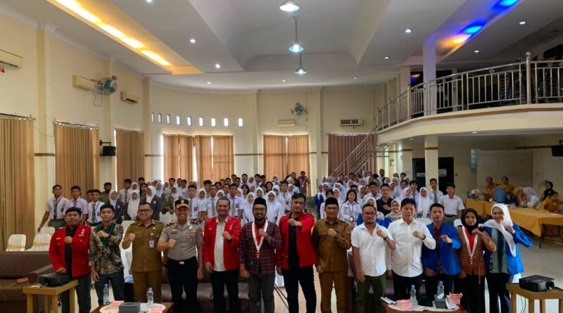 Kadisdik Abdi Jaya Pohan Wakili Bupati Maya Hasmita Hadiri Seminar Nasional dan Konfercab GMNI Labuhanbatu, Tegaskan Komitmen Wujudkan Sekolah Cerdas dan Bersinar