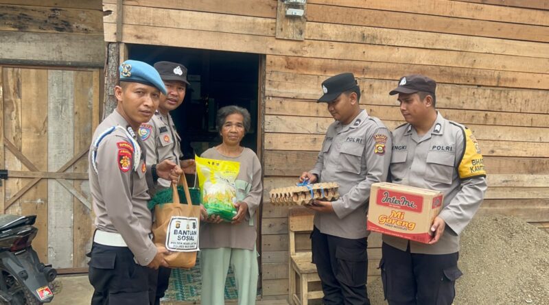 Polsek Muara Lakitan Polres Musi Rawas Hadirkan Makna Kemerdekaan Lewat Bakti Sosial