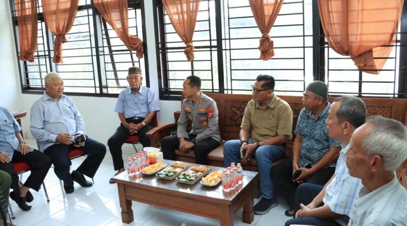 Kapolres Lubuk Linggau Kunjungan Silaturahmi ke Sekretariat Lembaga Adat Kota Lubuk Linggau