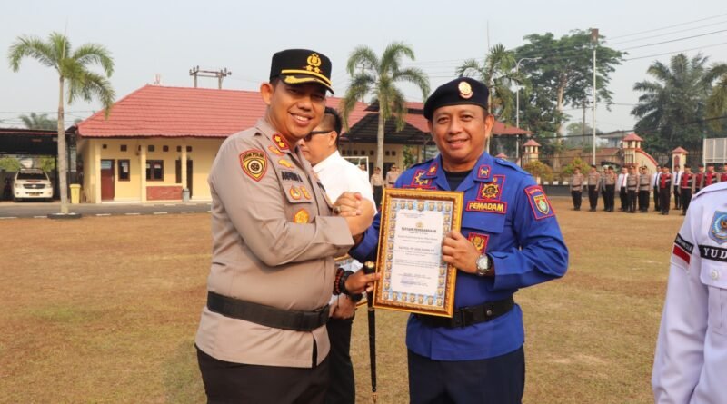 Apresiasi Upaya Penanggulangan Karhutla, Kapolres Musi Rawas Berikan Penghargaan kepada Stakeholders
