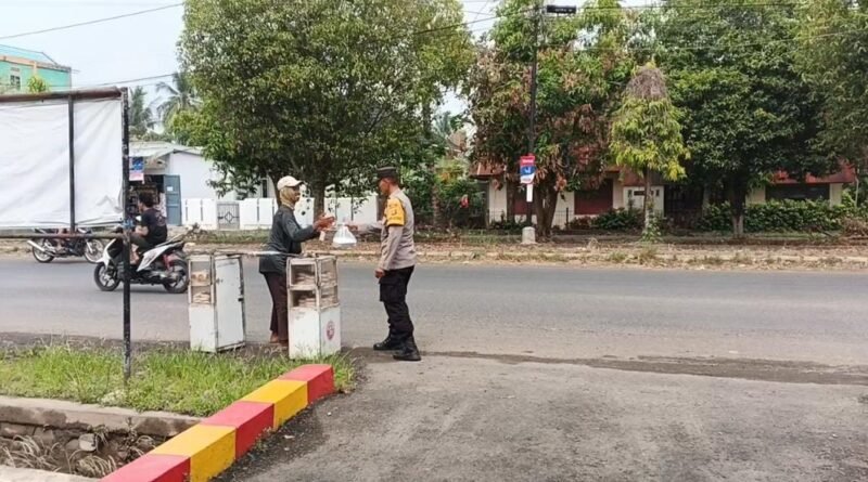 Berbagi Kebahagiaan di Hari Jumat, Polsek Tugumulyo Bagikan Puluhan Paket Makanan Lewat Program “JAWARA”