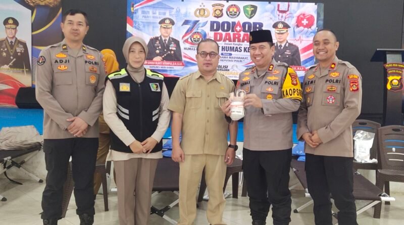 Wujud “Polisi Bersama Masyarakat”, Kapolres Musi Rawas Ikut Donor Darah Dalam Rangka HUT Humas ke-75