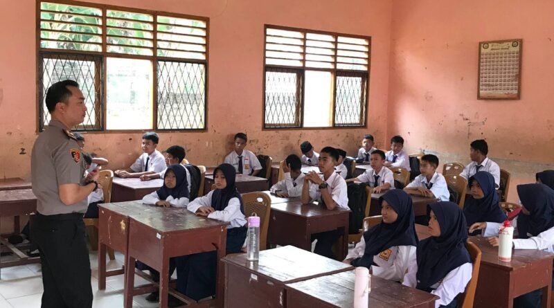 Peduli Pendidikan (POLIDIK) Program Unggulan Kapolri, Polsek Lubuklinggau Timur Kunjungi Sekolah Yayasan Pendidikan Bhakti Ibu