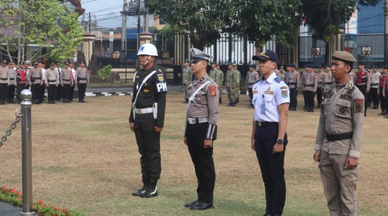 “Polisi Bersama Masyarakat Mewujudkan Lalulintas yang Tertib, Aman dan Berkeselamatan”. Kapolres Lubuk Linggau Pimpin Upacara Operasi Patuh Musi