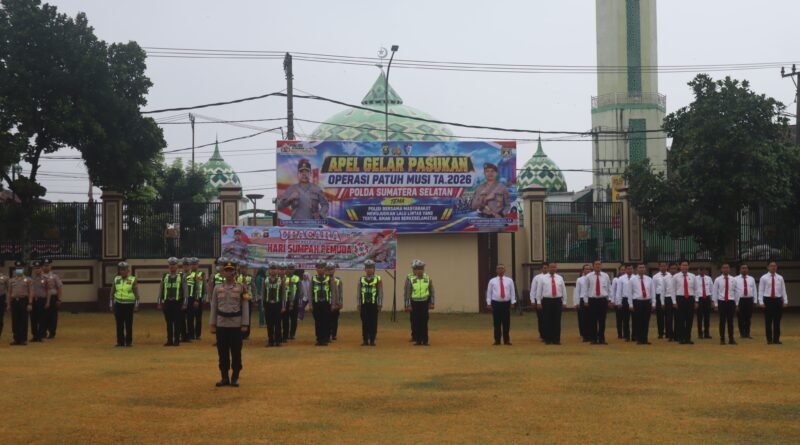 Semangat Sumpah Pemuda Tak Luntur Meski Hujan Turun Mengguyur Mapolres Lubuk Linggau 